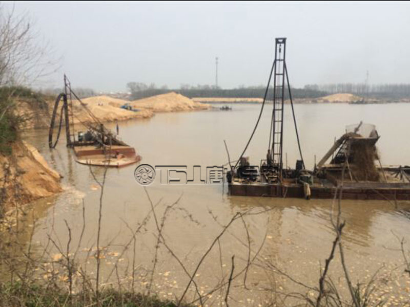 無節(jié)制開采河沙，河堤受損嚴重