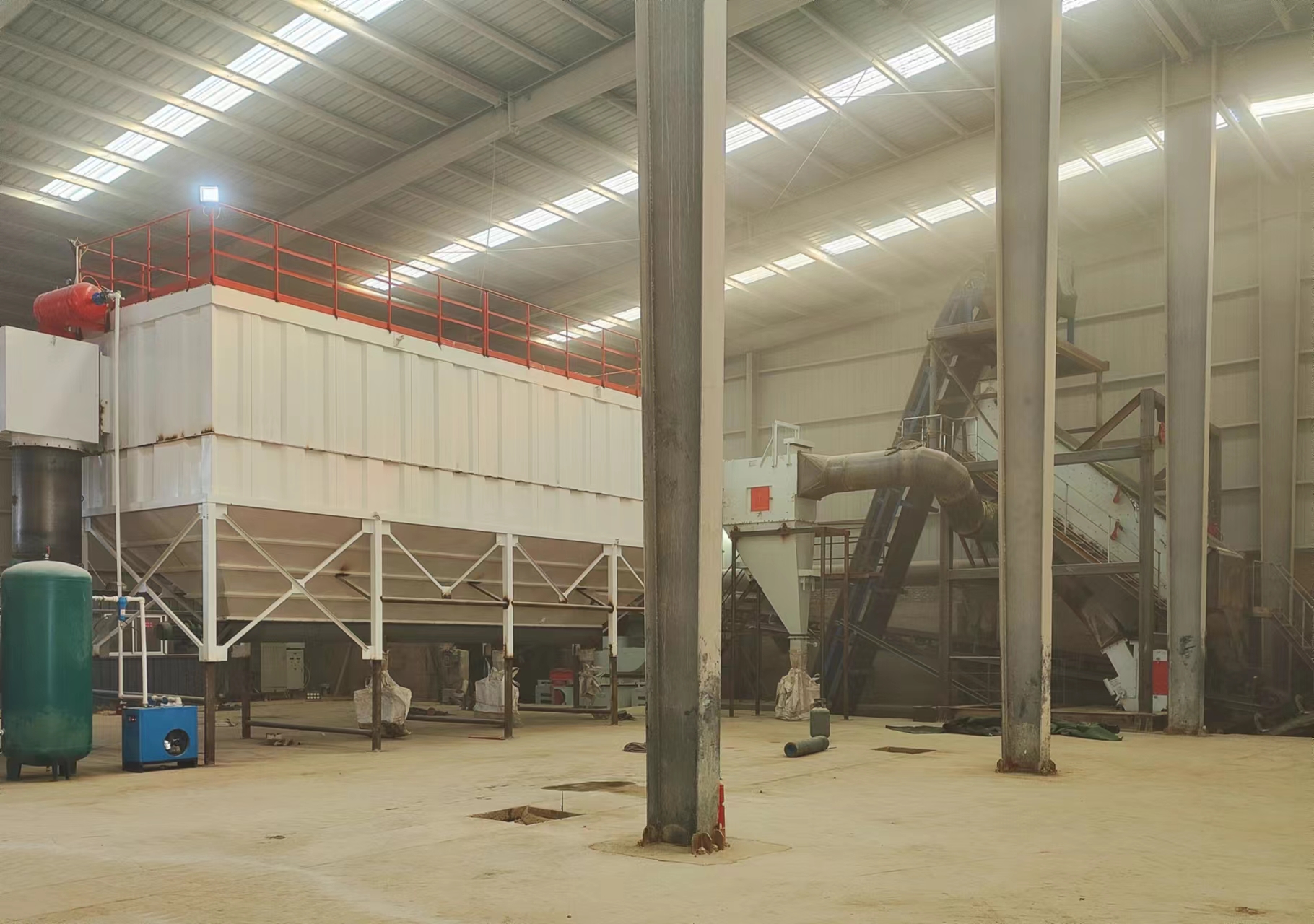 與平面制砂相比，干法制砂樓有哪些優(yōu)勢？