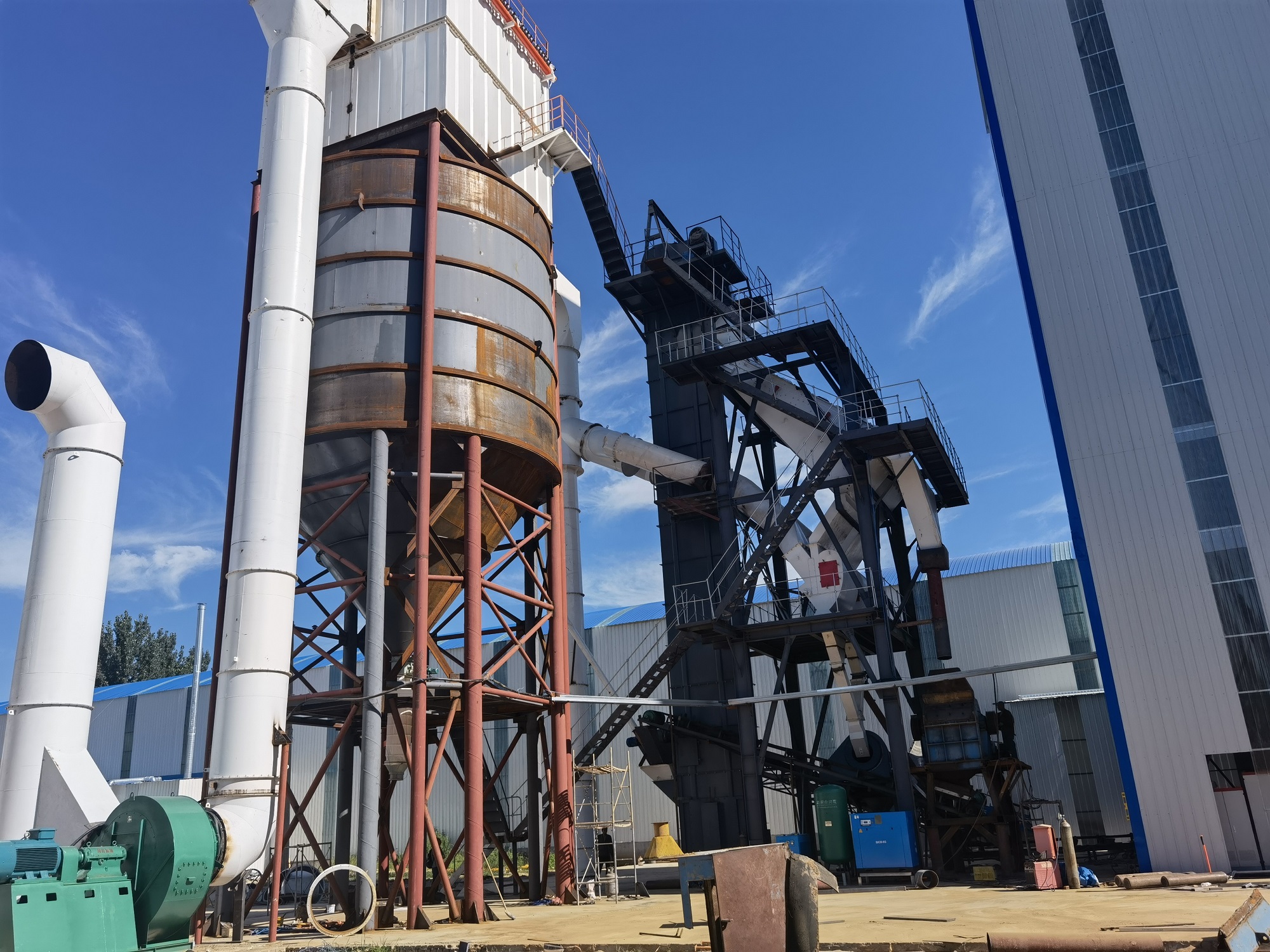 踐行綠色發(fā)展！干法制砂樓助力洗砂廠技改！