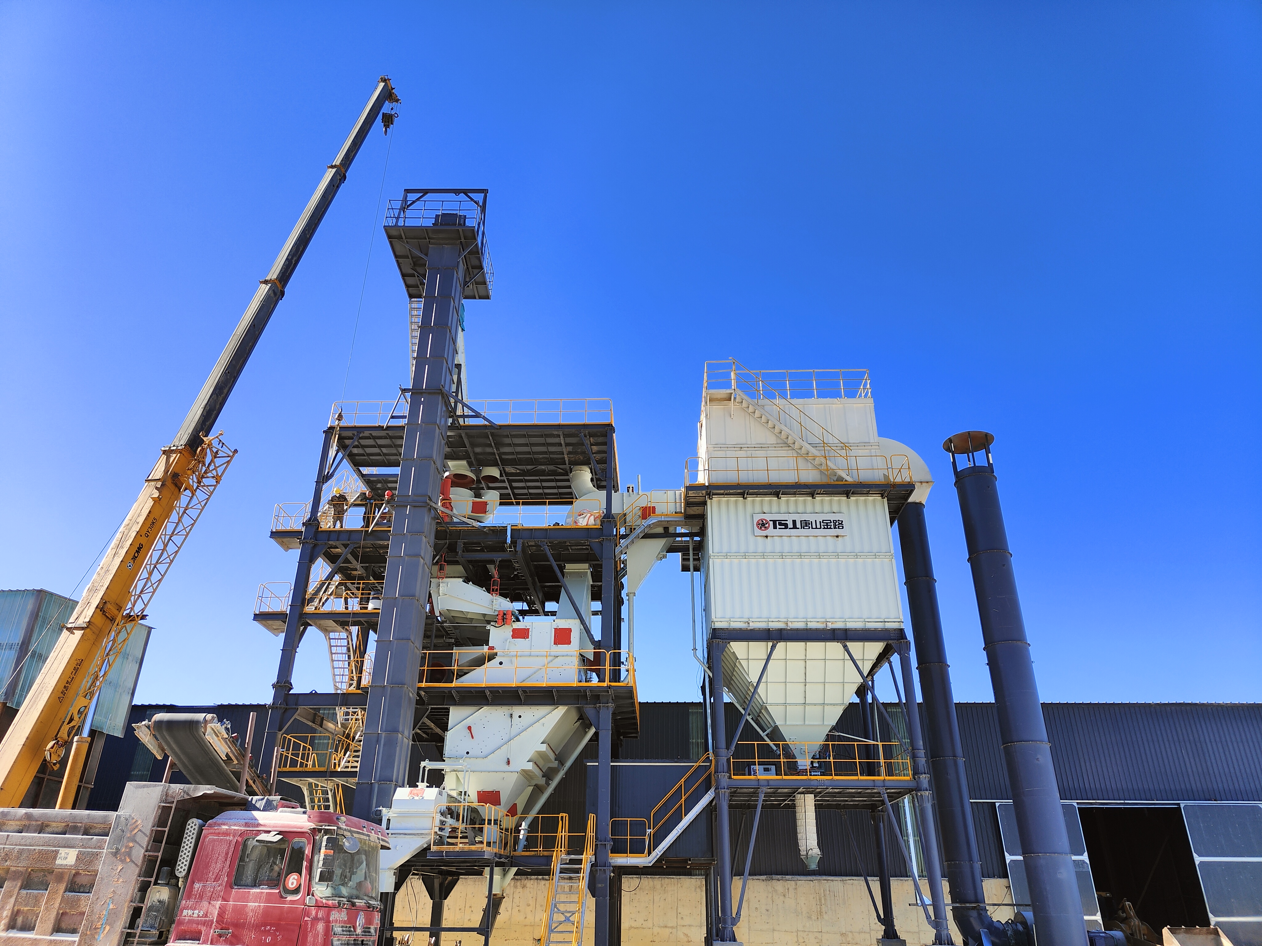 干法制砂樓：機(jī)制砂配比可調(diào)、含粉率可控，實(shí)現(xiàn)全年穩(wěn)定生產(chǎn)的核心利器